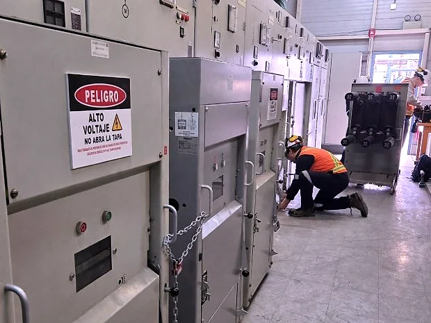 Mantenimiento en una instalación eléctrica de media y baja tensión
